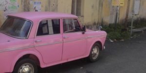 voiture rose inde diesel vintage