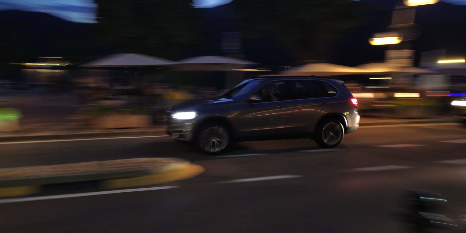 voiture tout terrain en ville